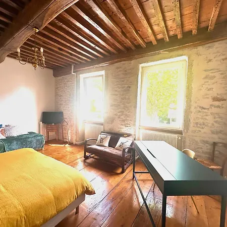 Holiday home Superbe Maison En Pierre
