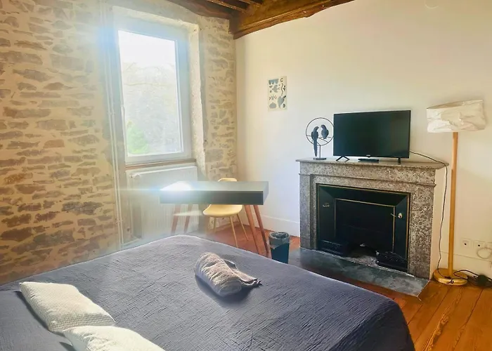 Superbe Maison En Pierre * Sault-Brenaz